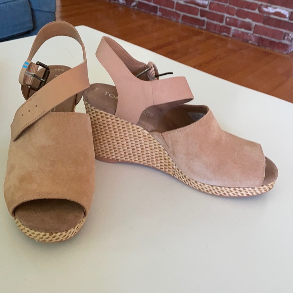 Tom’s Tropez Sandal. 3 3/8 in heel.